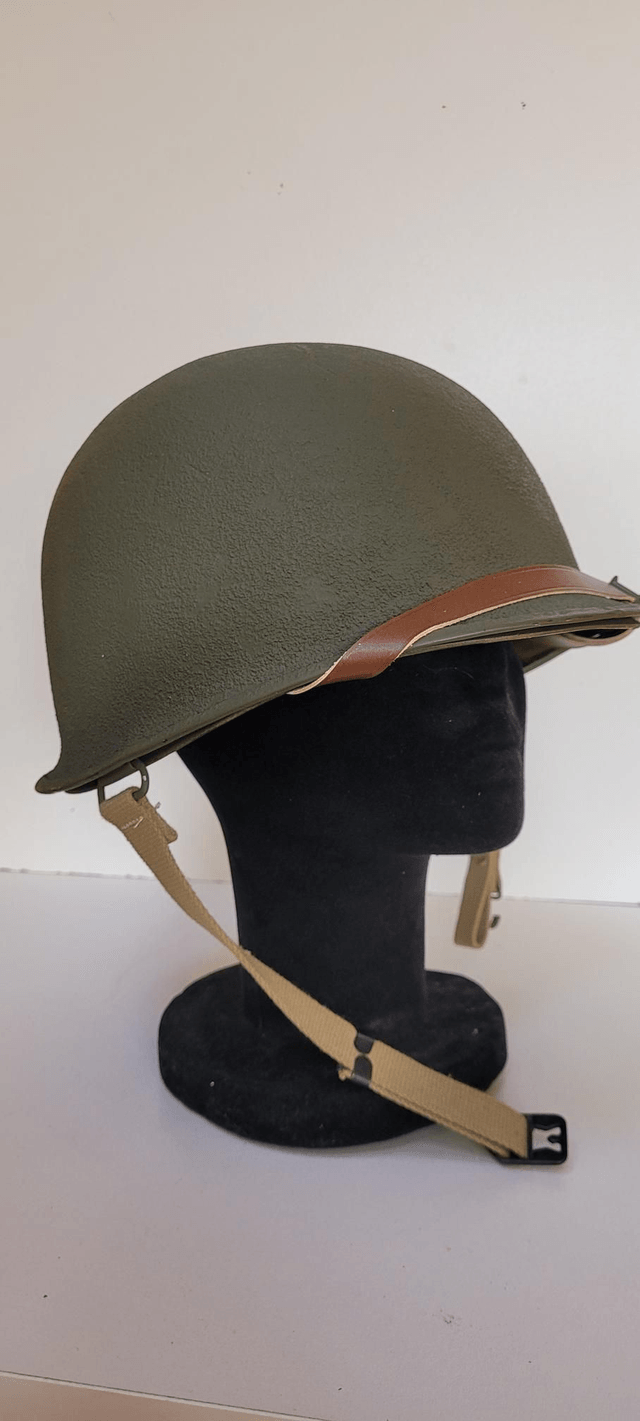 Schleuter original texturing front seam swivel bail with liner by Seaman Paper Company.